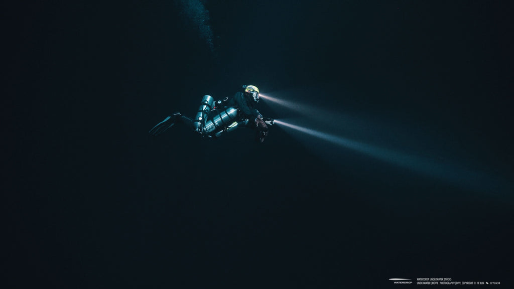 Sublue Navbow Underwater Scooter | 3-Speed OLED Dive Scooter