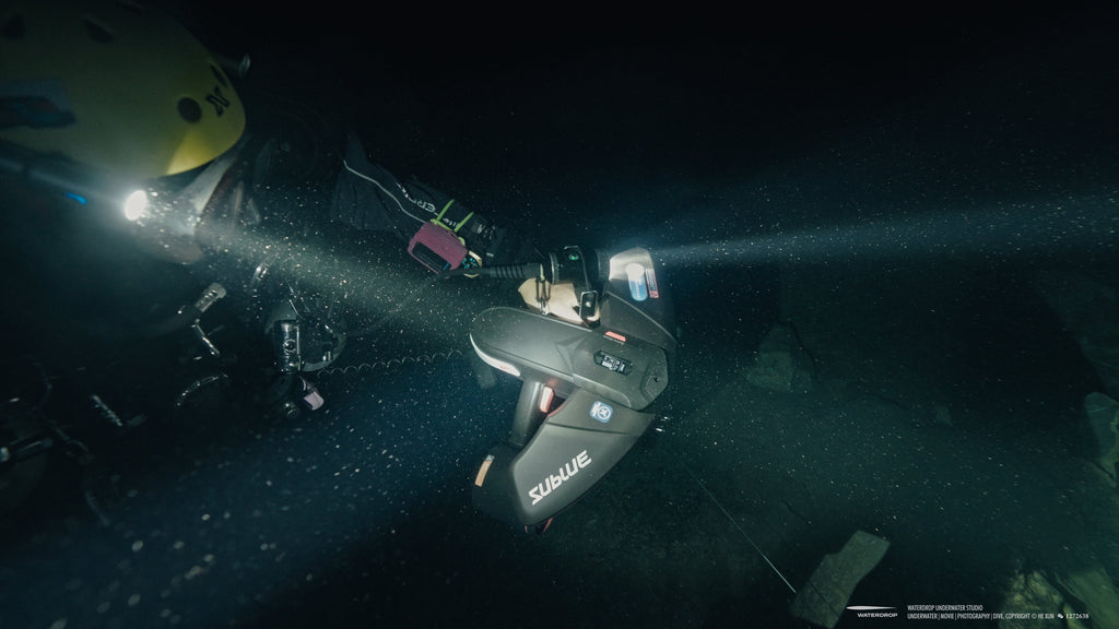 Sublue Navbow Underwater Scooter | 3-Speed OLED Dive Scooter