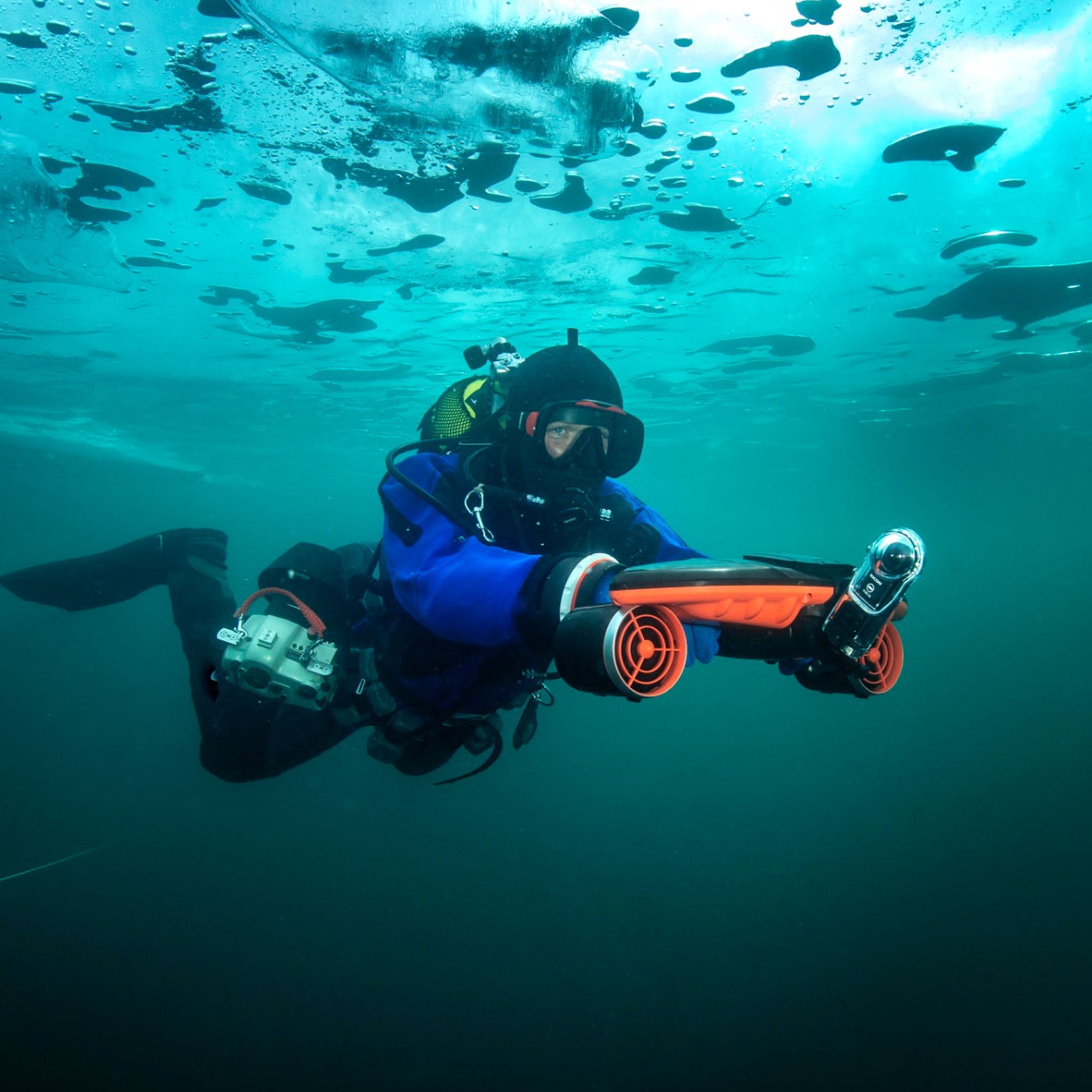 Sublue Navbow Underwater Scooter | 3-Speed OLED Dive Scooter