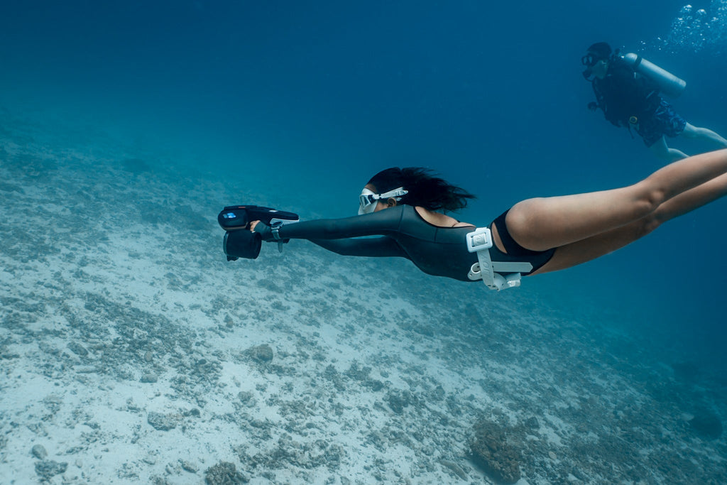 Sublue Navbow Underwater Scooter | 3-Speed OLED Dive Scooter