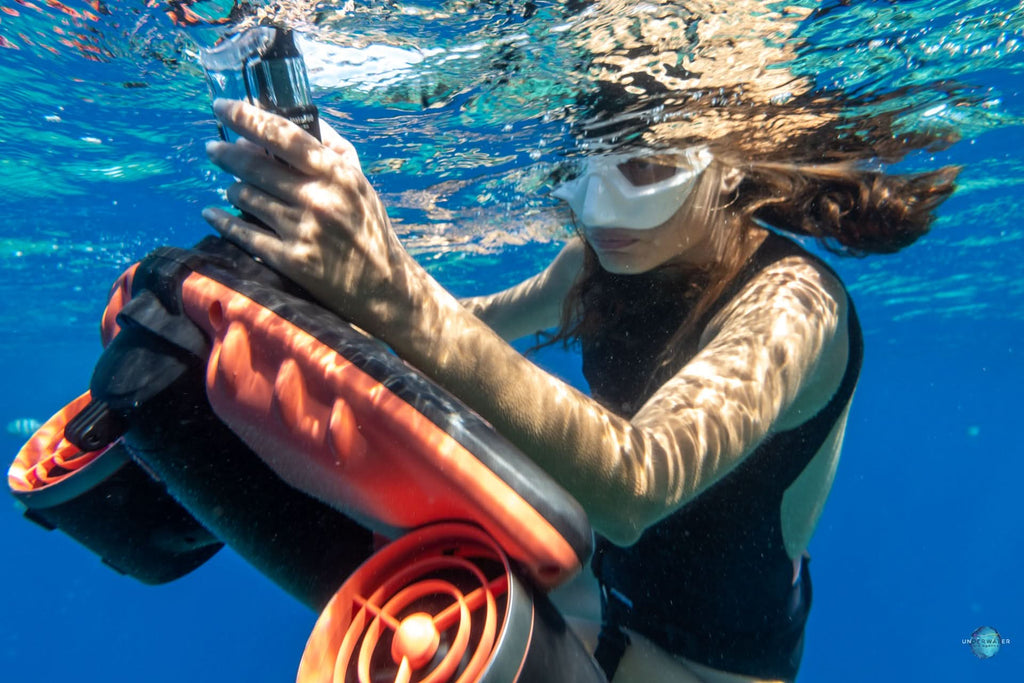 Sublue Navbow Underwater Scooter | 3-Speed OLED Dive Scooter