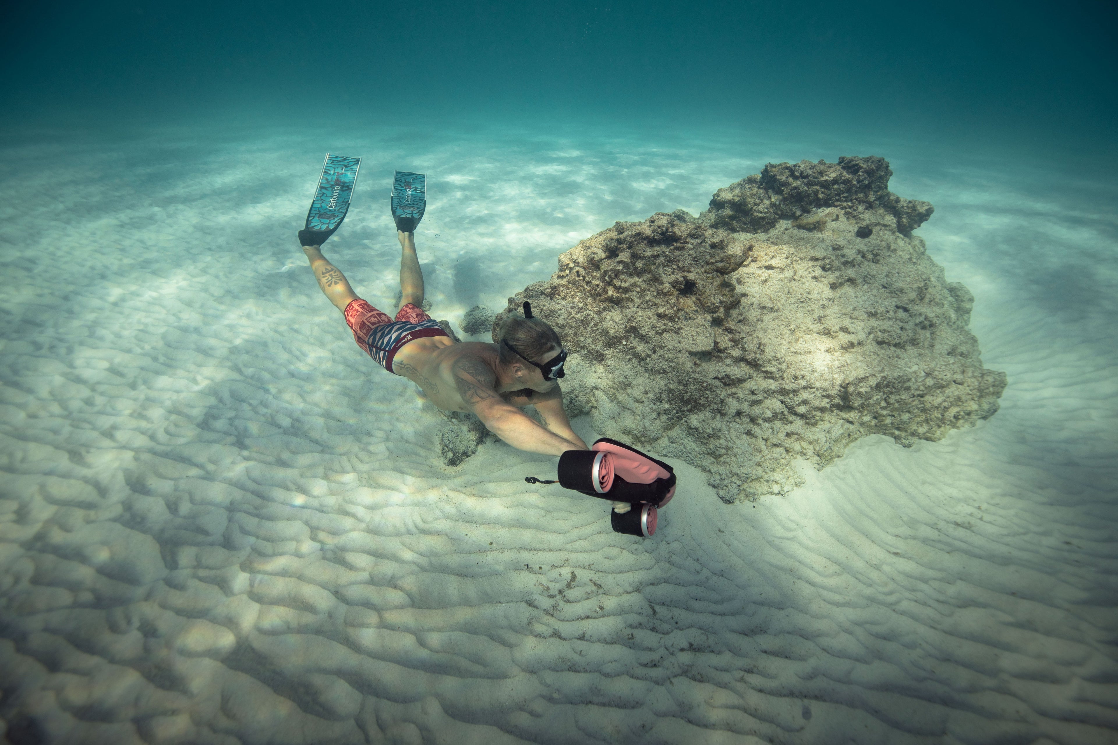 Sublue Navbow Underwater Scooter | 3-Speed OLED Dive Scooter